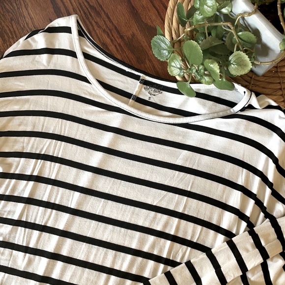 Striped Tickled Teal Dolmen shirt - Picture 3 of 4